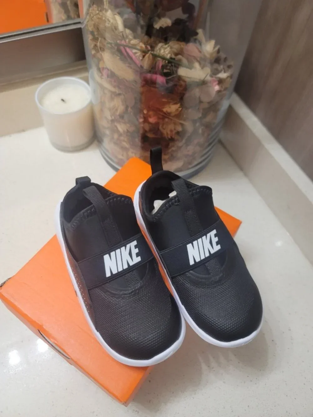 Nike Flex Runner Low Black - Sz 10 C New NIB